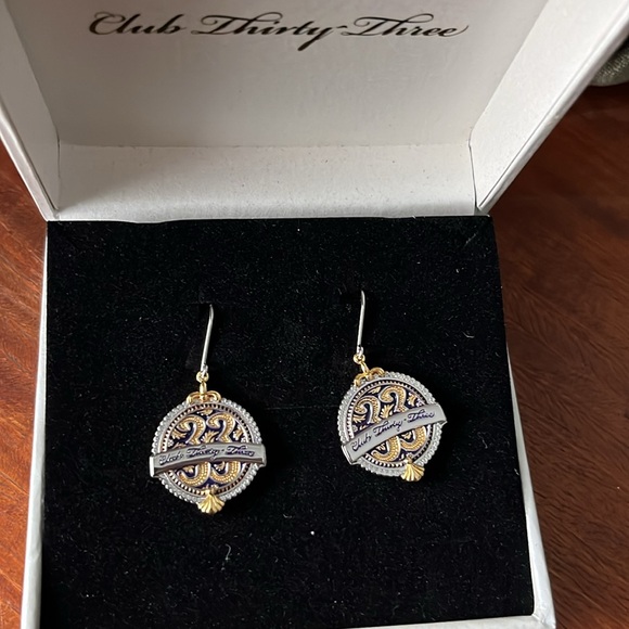 RARE Disneyland Club 33 Earrings (FREE haunted mansion gift bag!) - Picture 2 of 6
